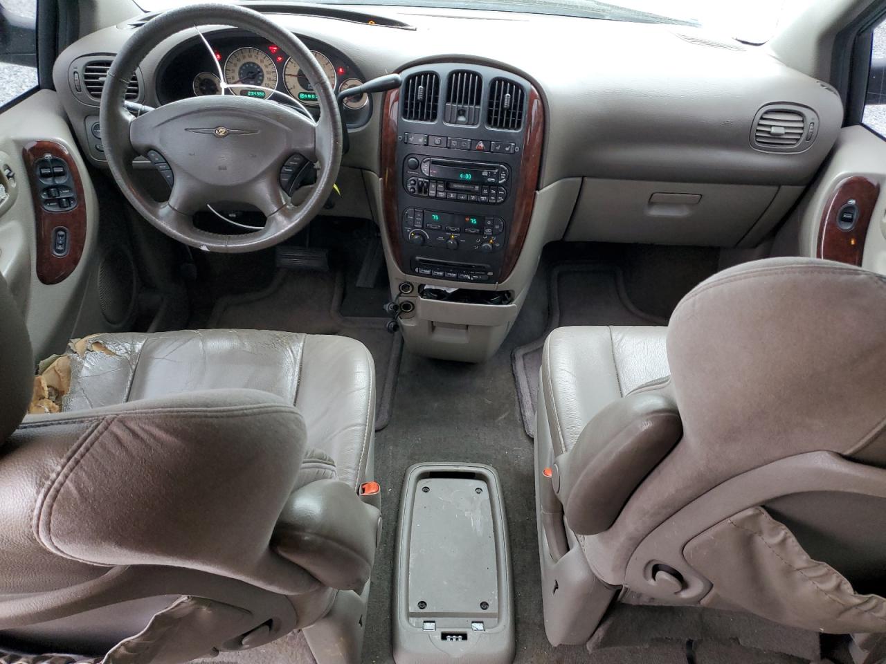 2002 Chrysler Town & Country - Image 8
