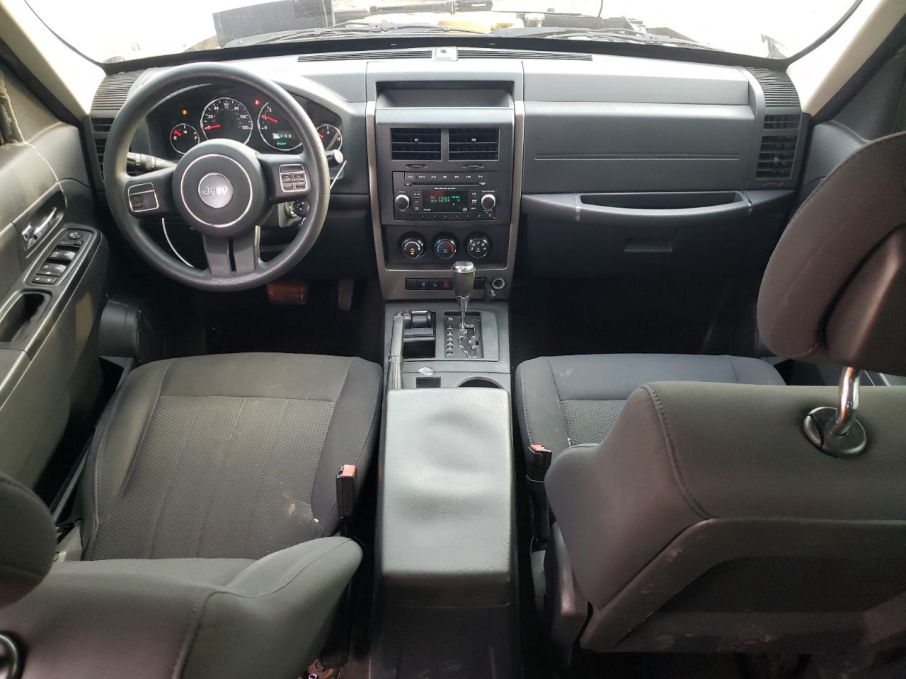 2012 Jeep Liberty (North America) - Image 8