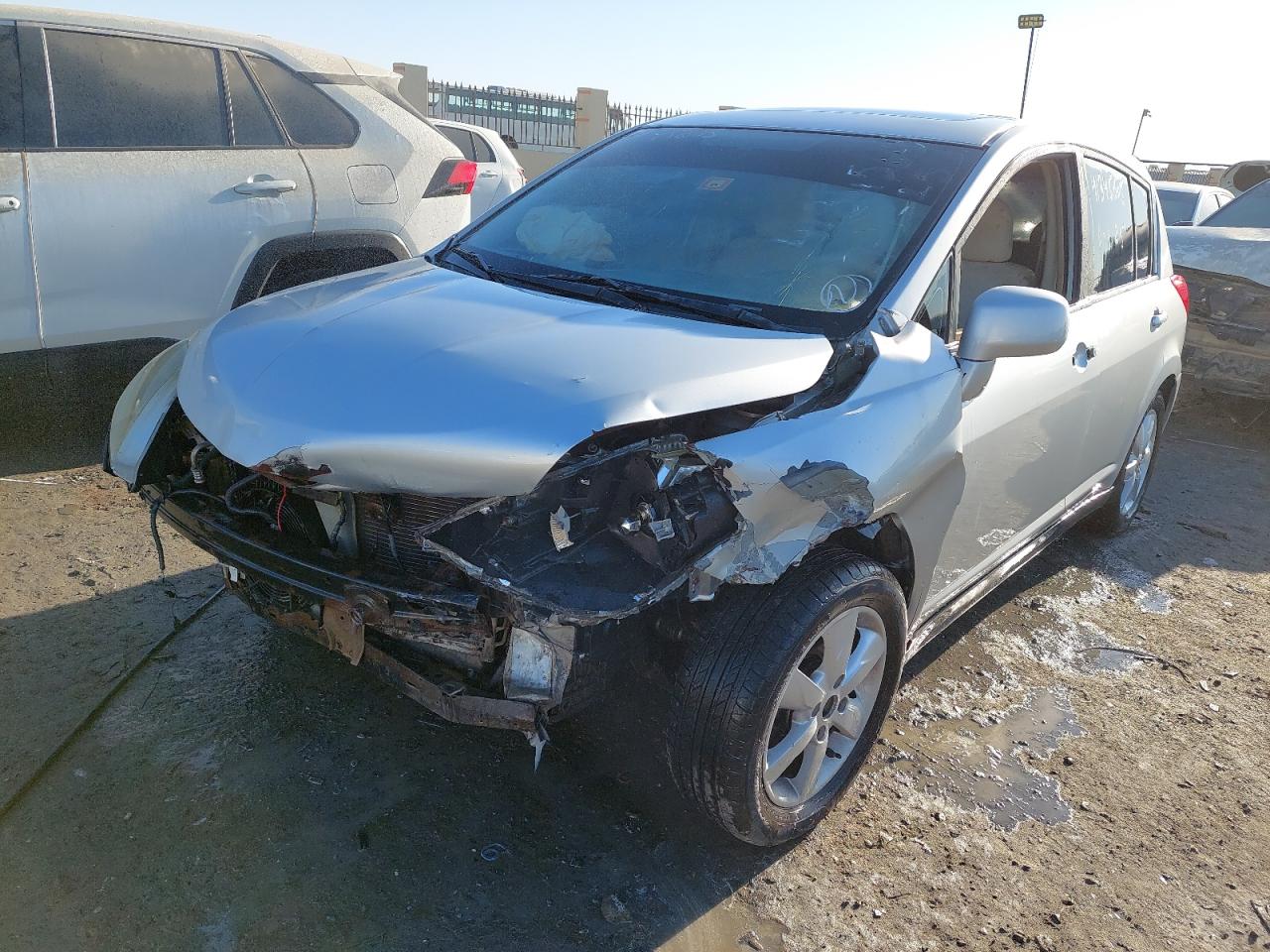 3N1BC1C86BK204212 - 2011 Nissan Tiida - #41345605