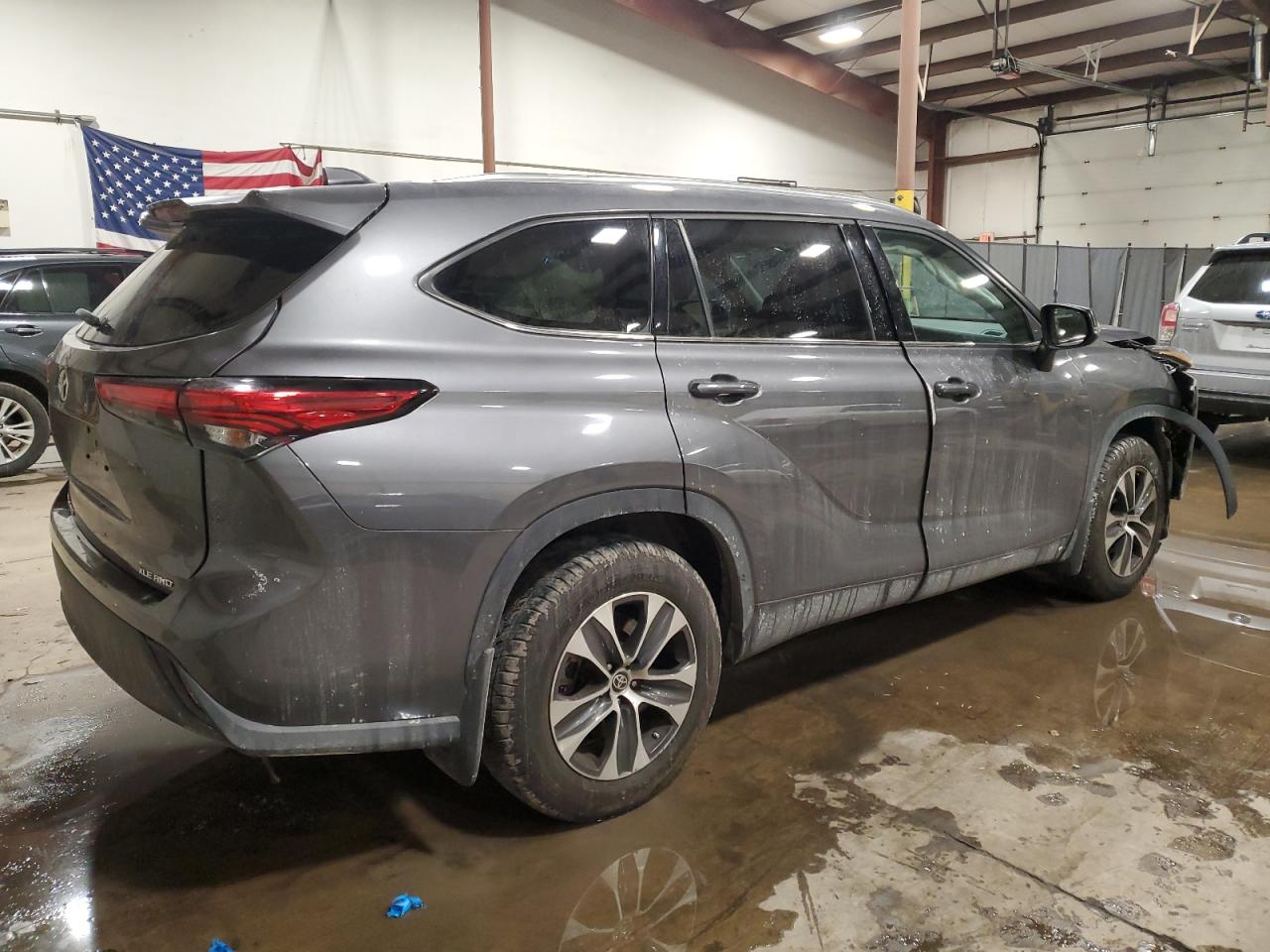 2021 Toyota Highlander - Image 3