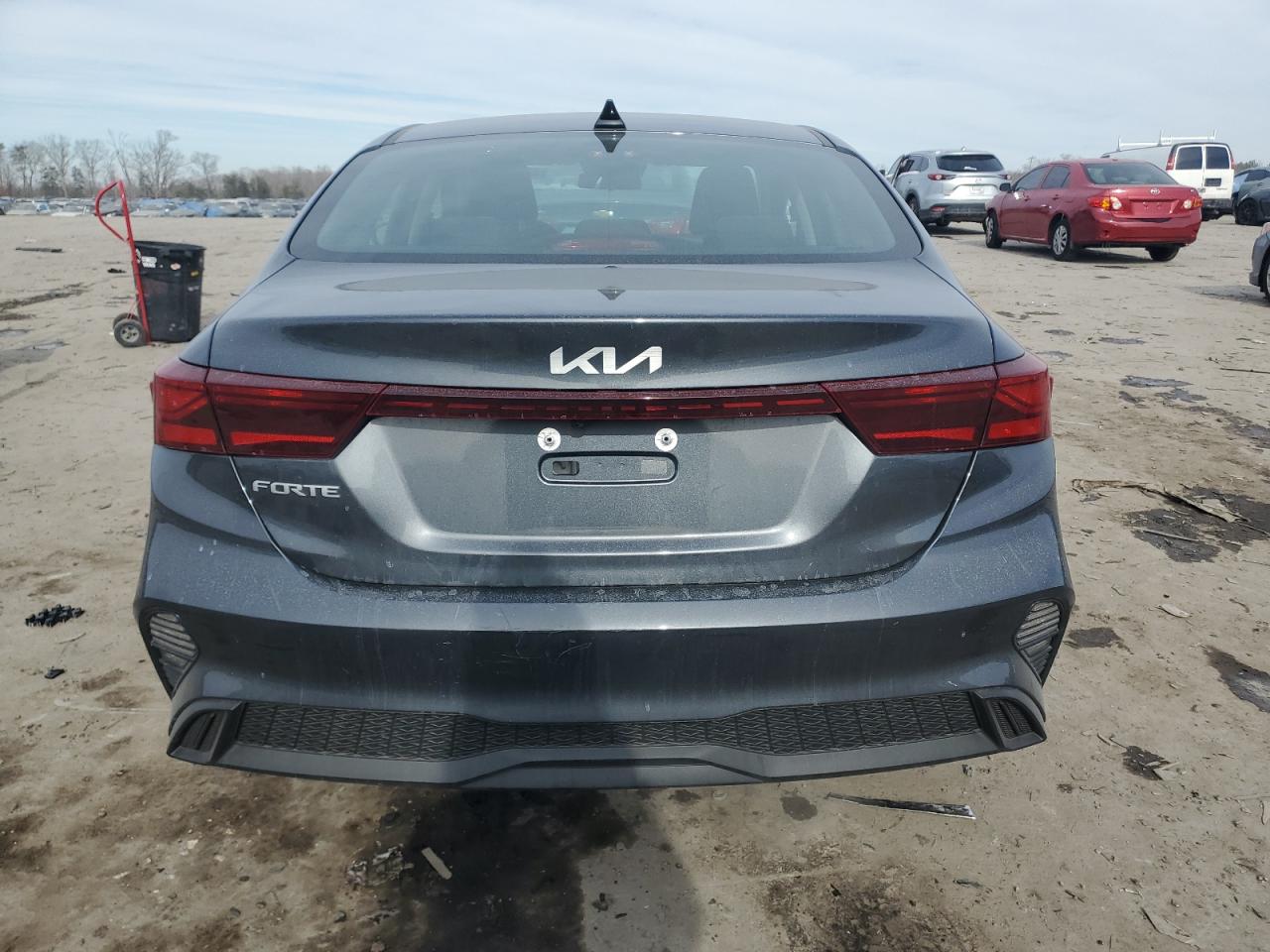 2024 Kia Forte - Image 6