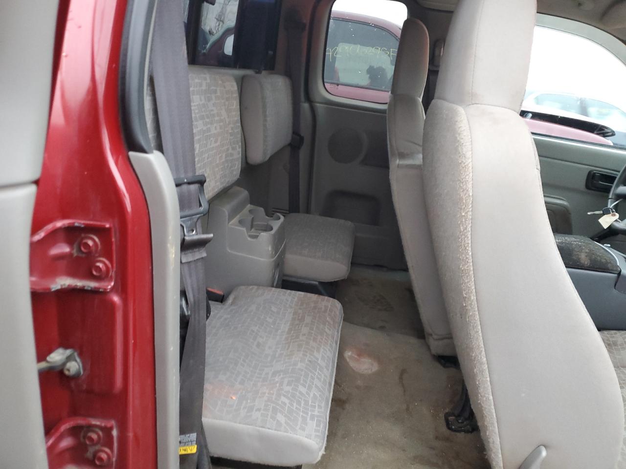2004 GMC Canyon - Image 10