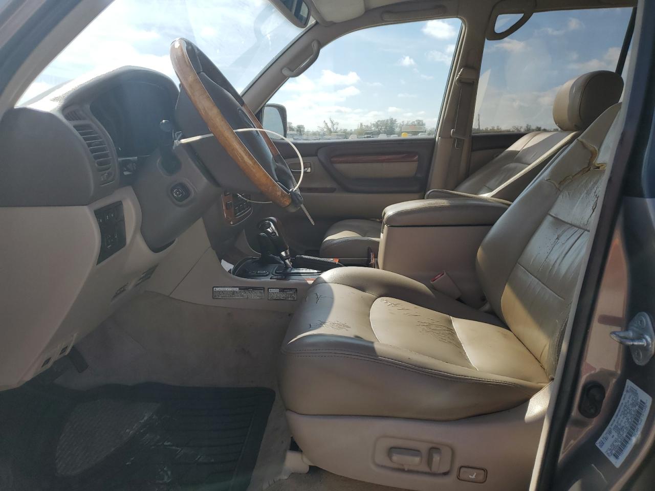 2000 Lexus LX - Image 7