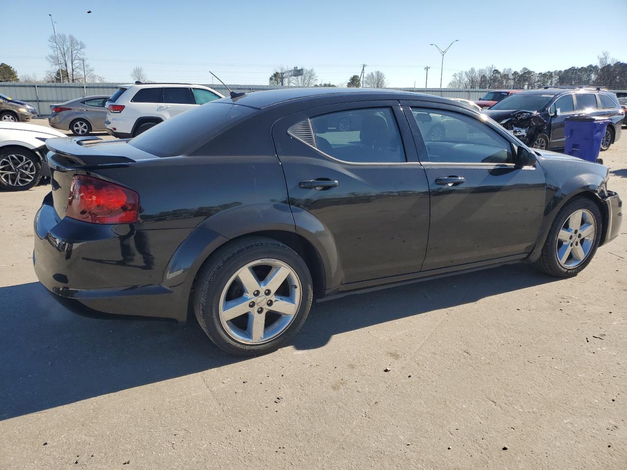 2013 Dodge Avenger - Image 3