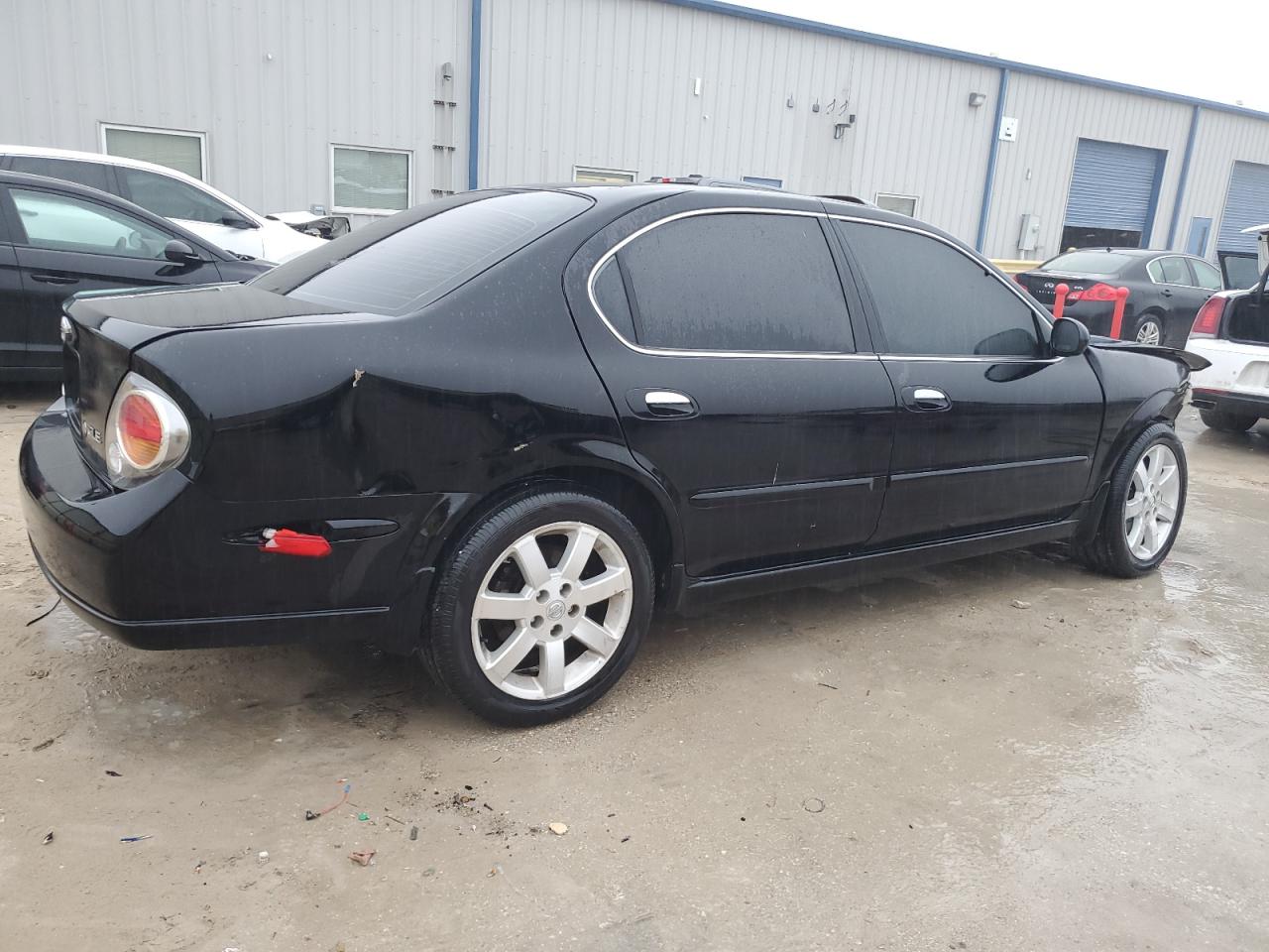 2002 Nissan Maxima - Image 3