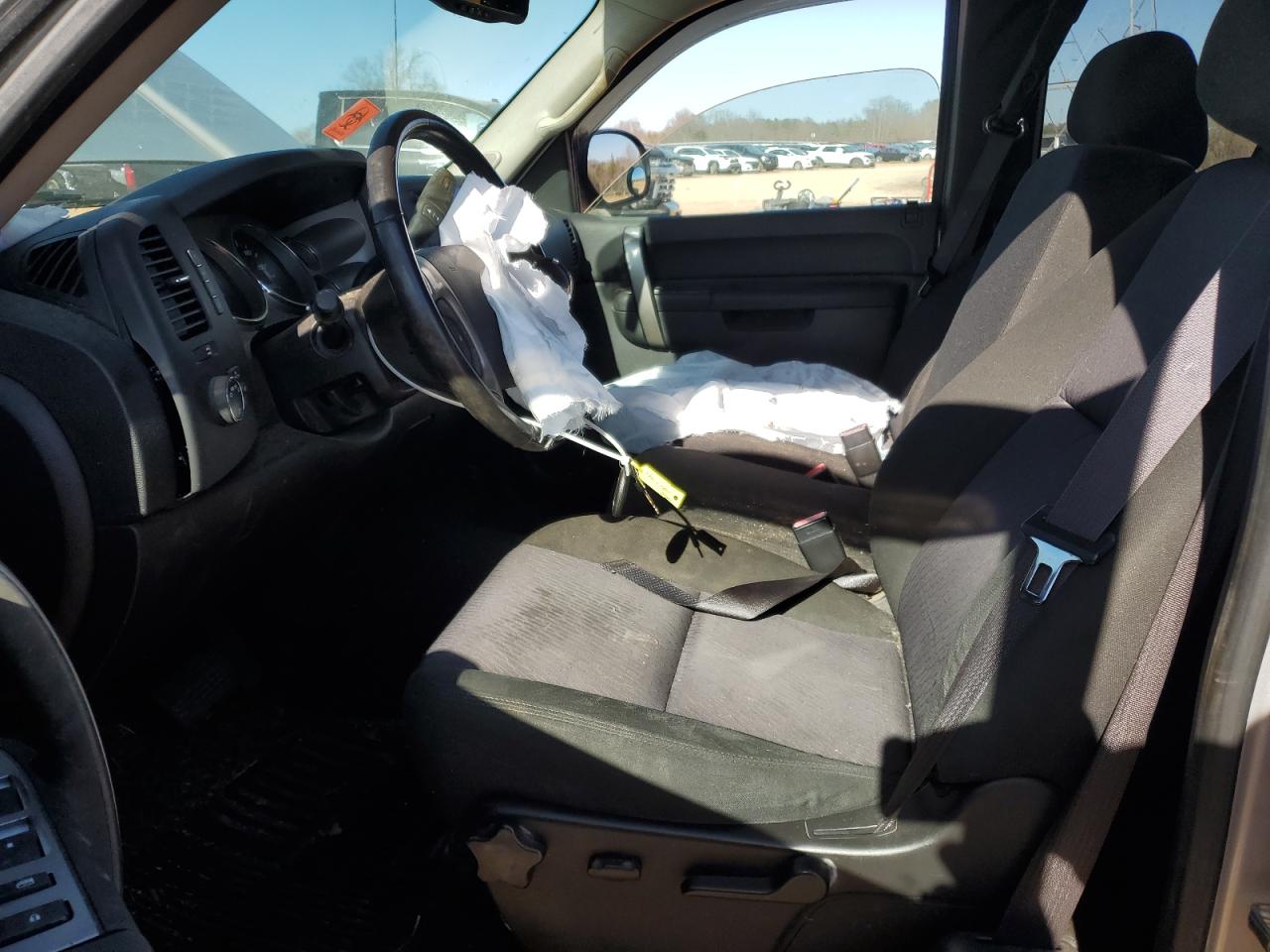 2012 Chevrolet Silverado - Image 7