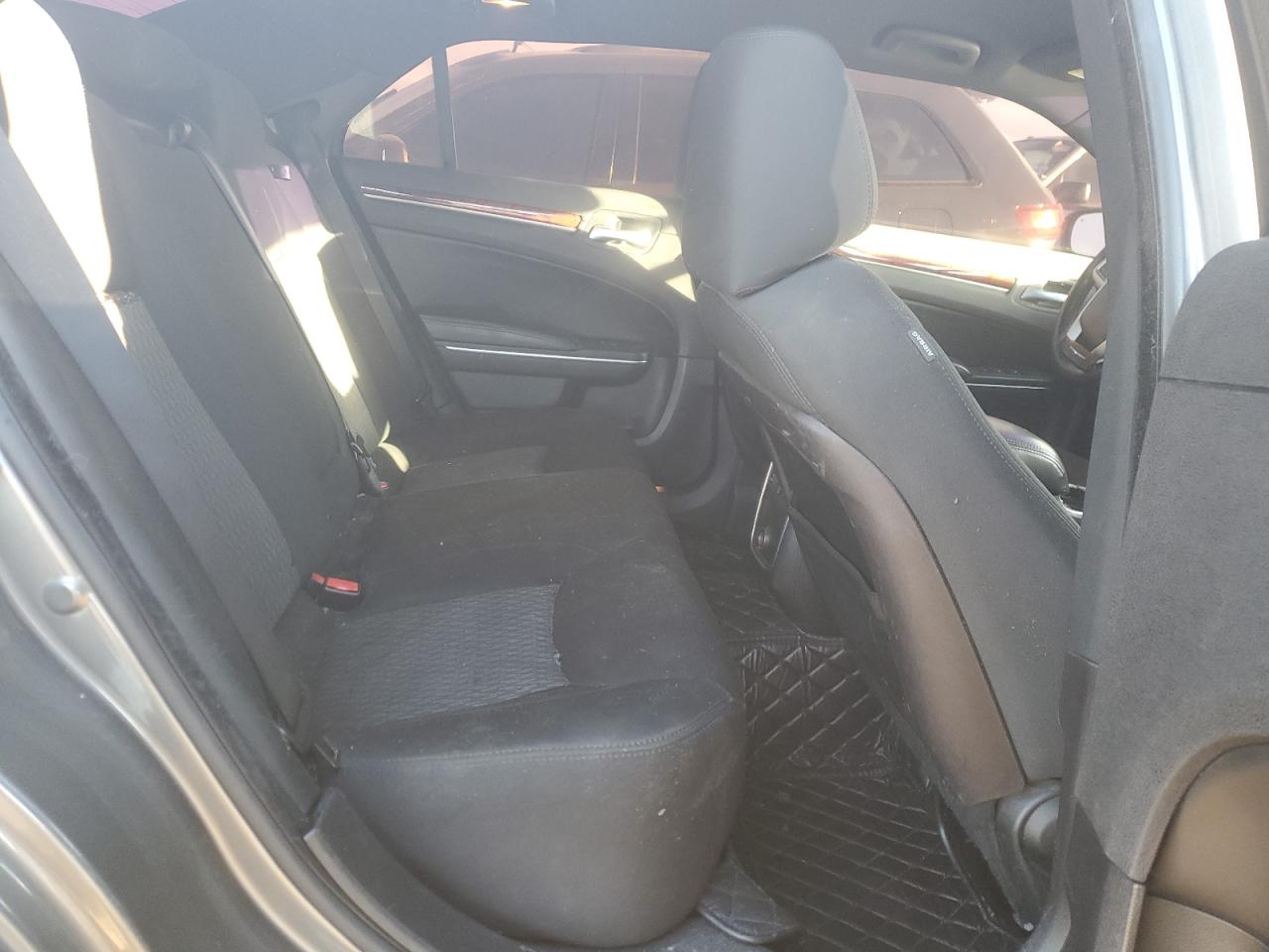 2012 Chrysler 300 - Image 11