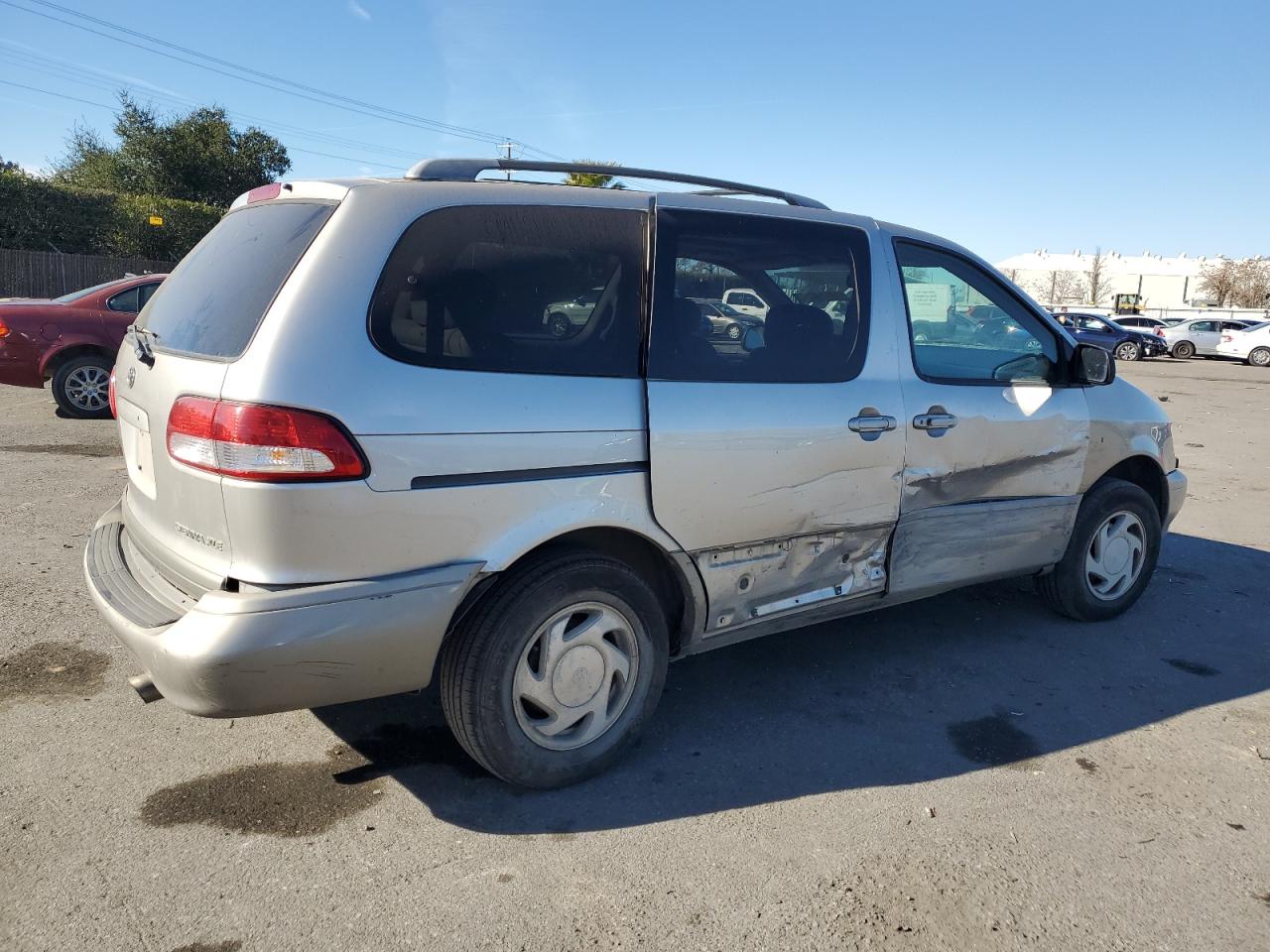 2001 Toyota Sienna - Image 3