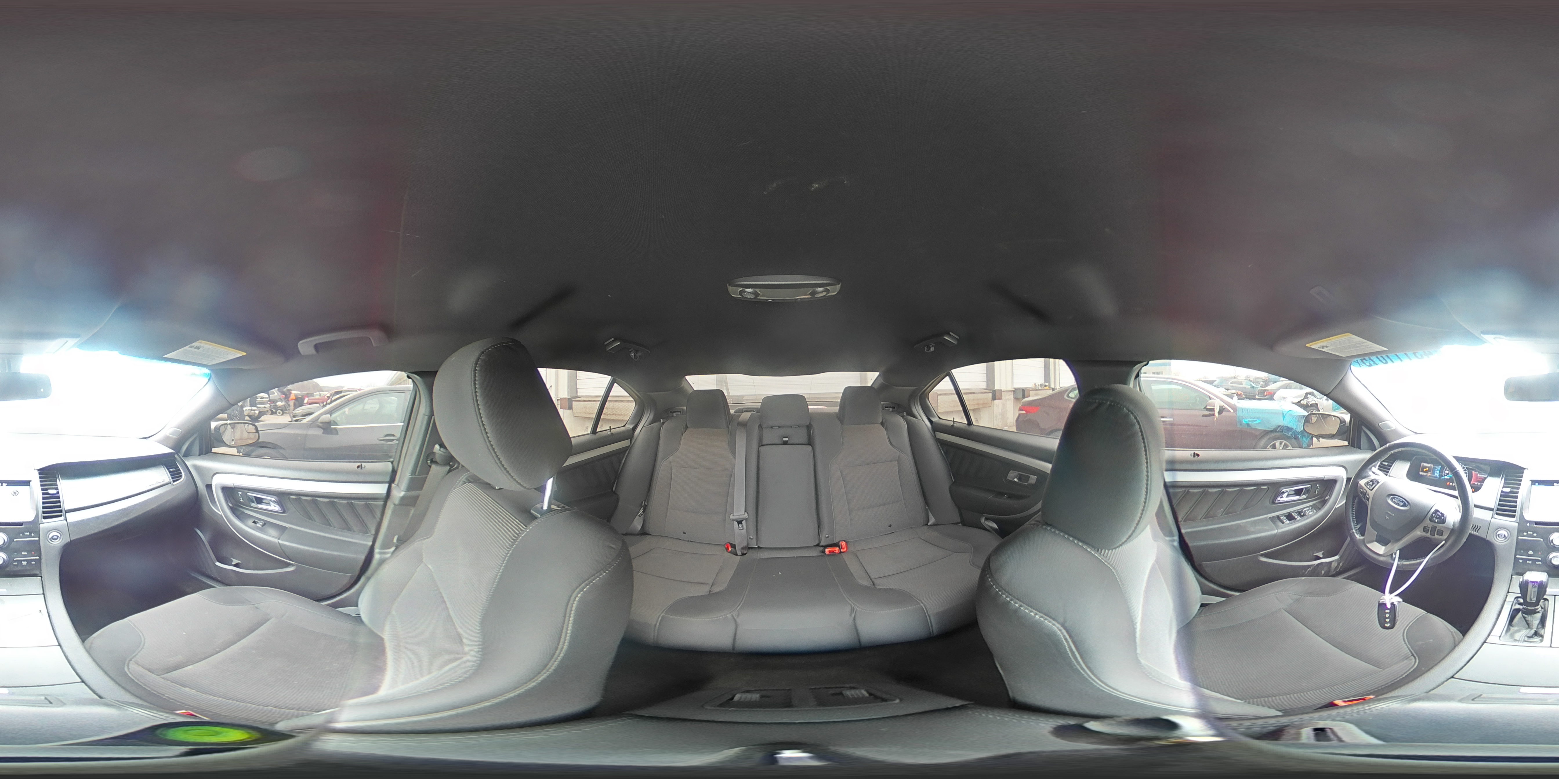 2017 Ford Taurus - Image 12