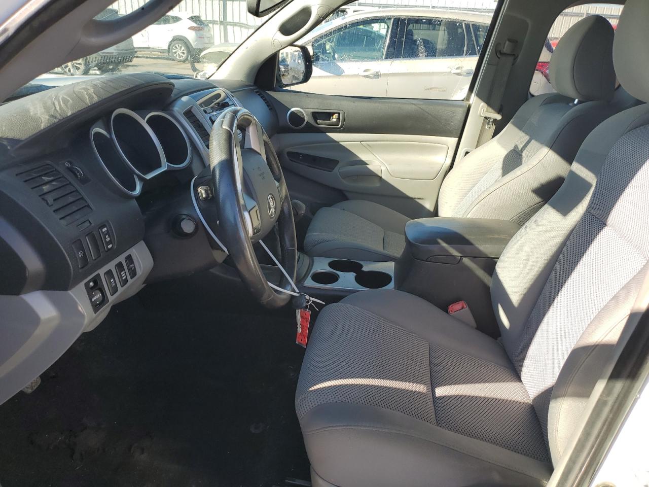 2012 Toyota Tacoma - Image 12