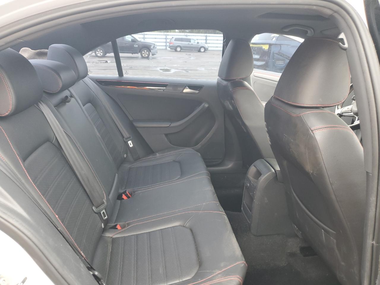 2017 Volkswagen Jetta - Image 10