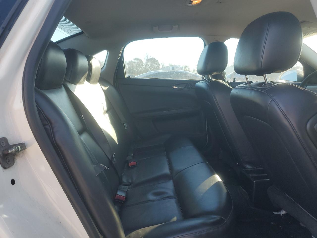 2009 Chevrolet Impala - Image 10