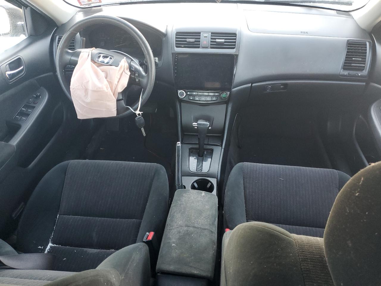 2004 Honda Accord - Image 8