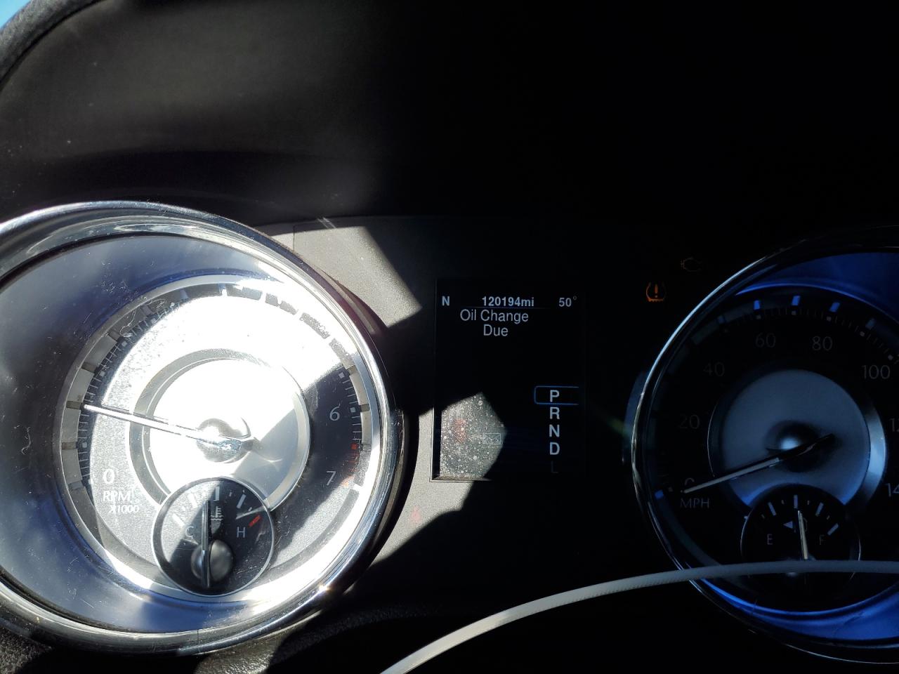 2014 Chrysler 300 - Image 9