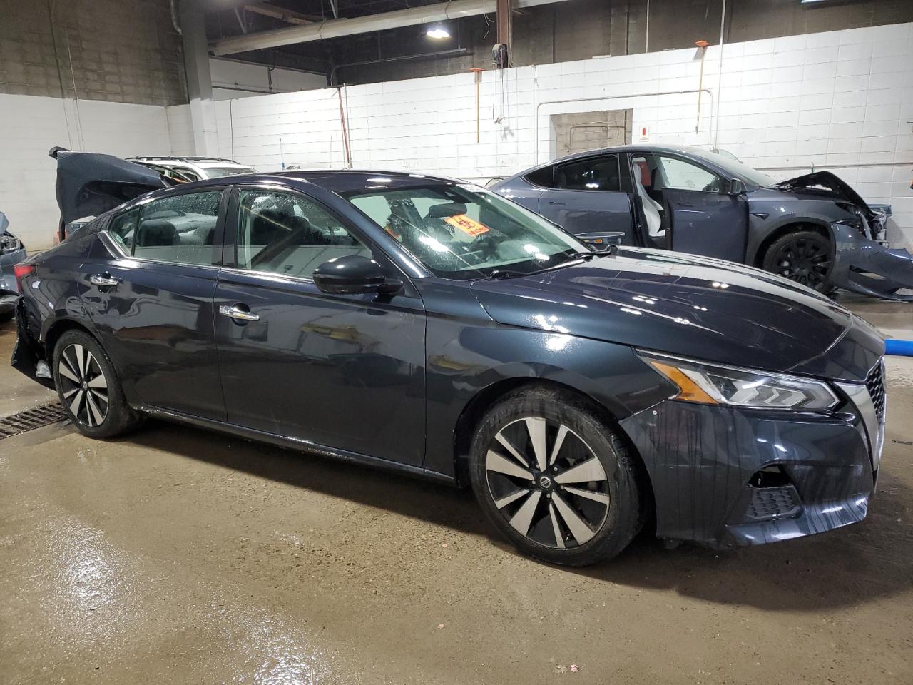 2021 Nissan Altima - Image 4