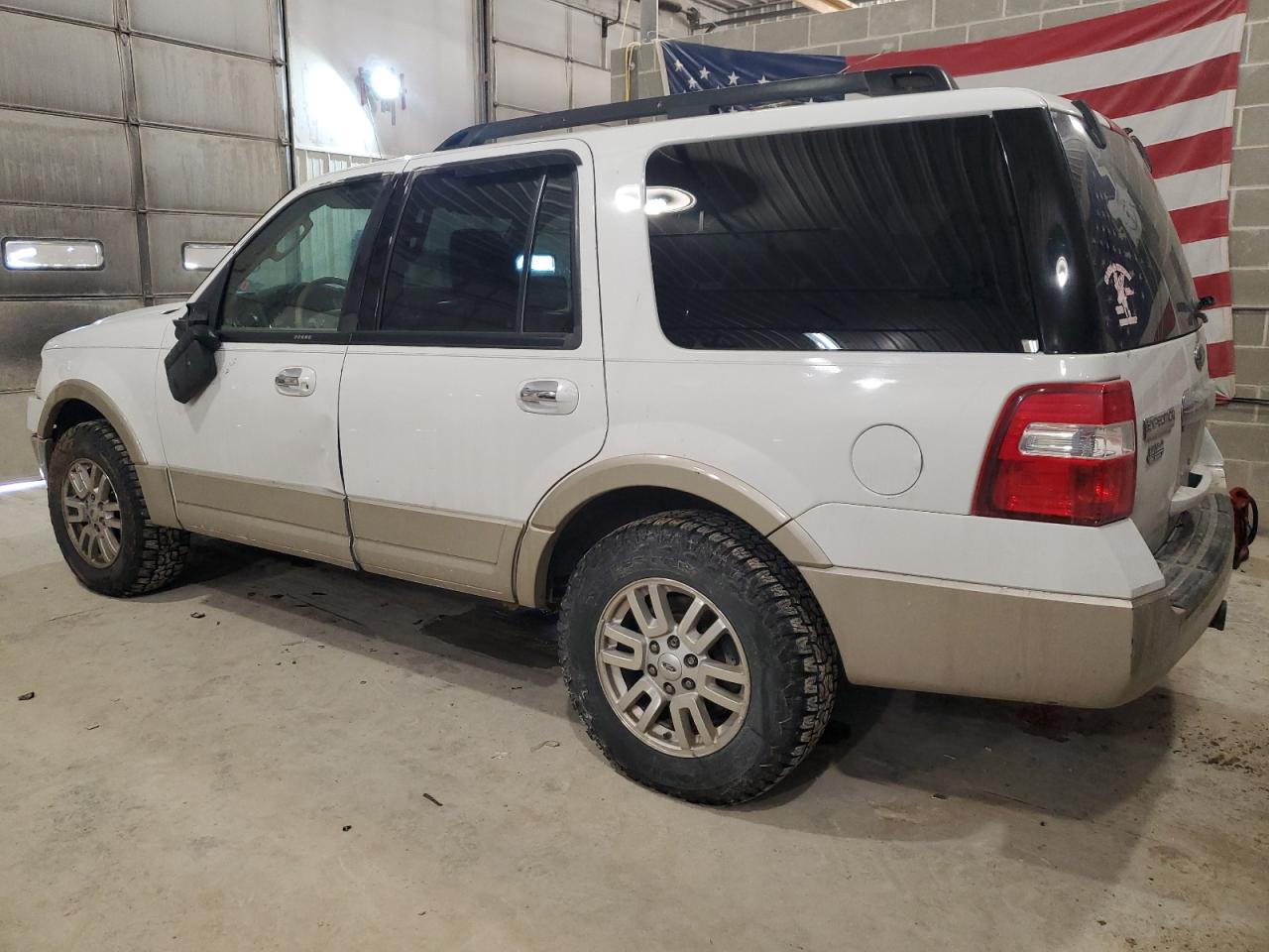 2009 Ford Expedition - Image 2