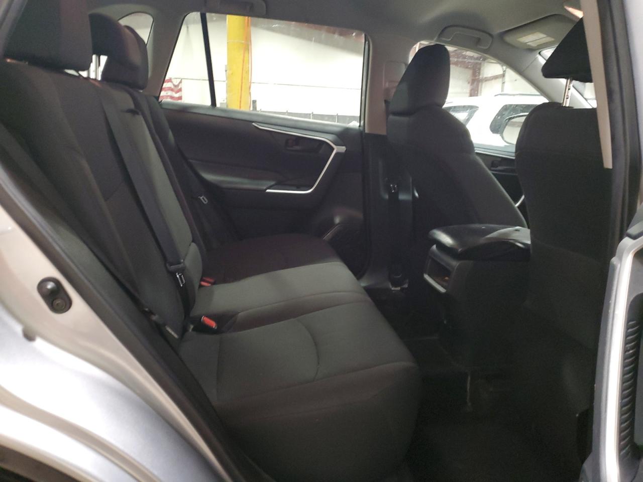 2021 Toyota RAV 4 - Image 11