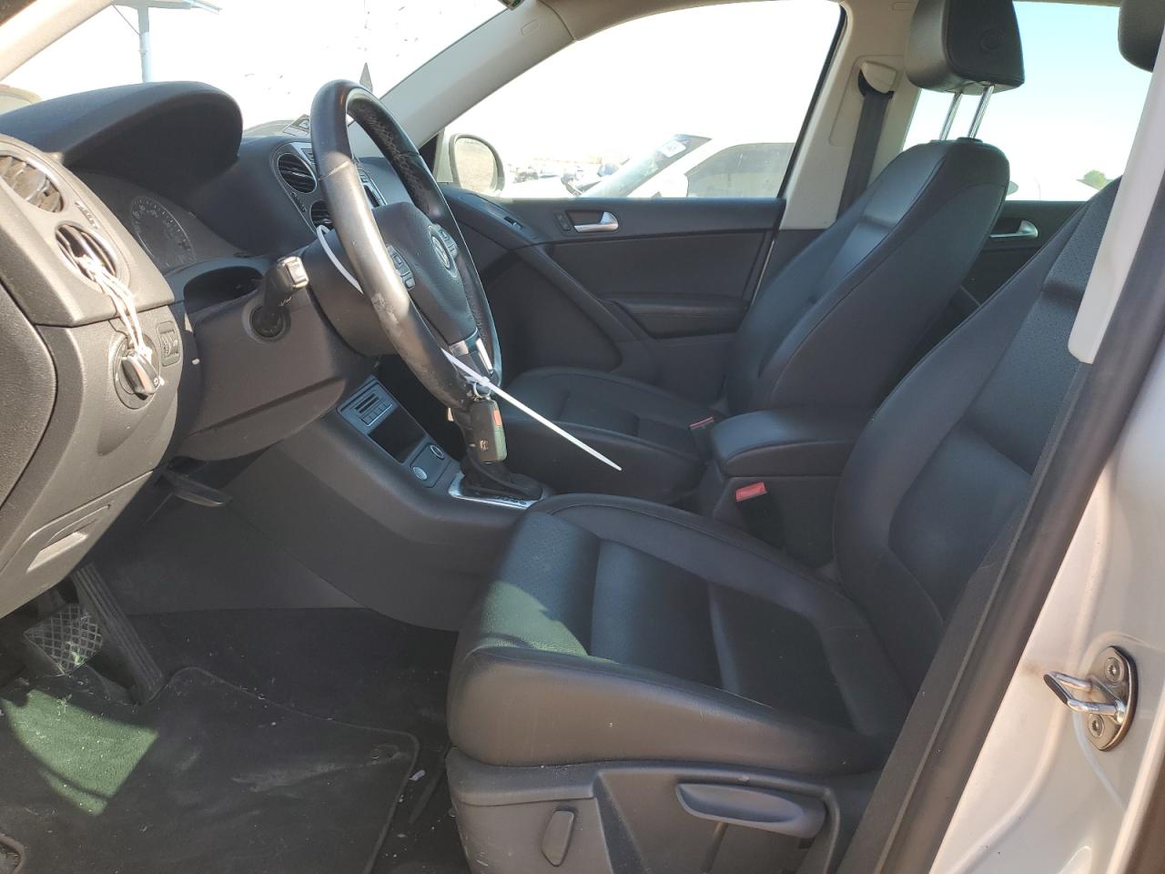 2014 Volkswagen Tiguan S VIN: WVGBV3AXXEW541760 Lot: 87401414