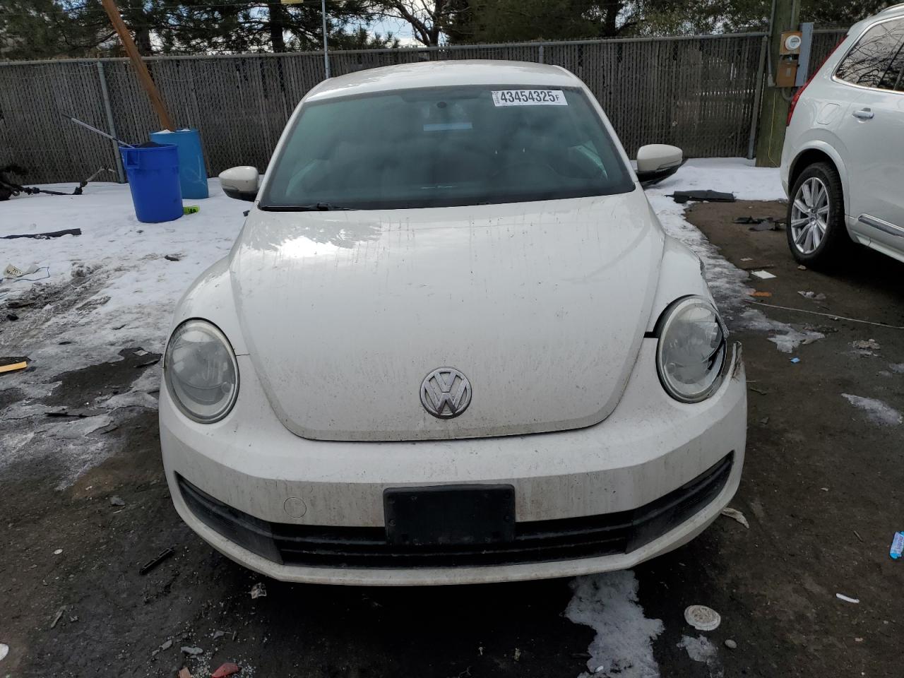 2012 Volkswagen Beetle - Image 5