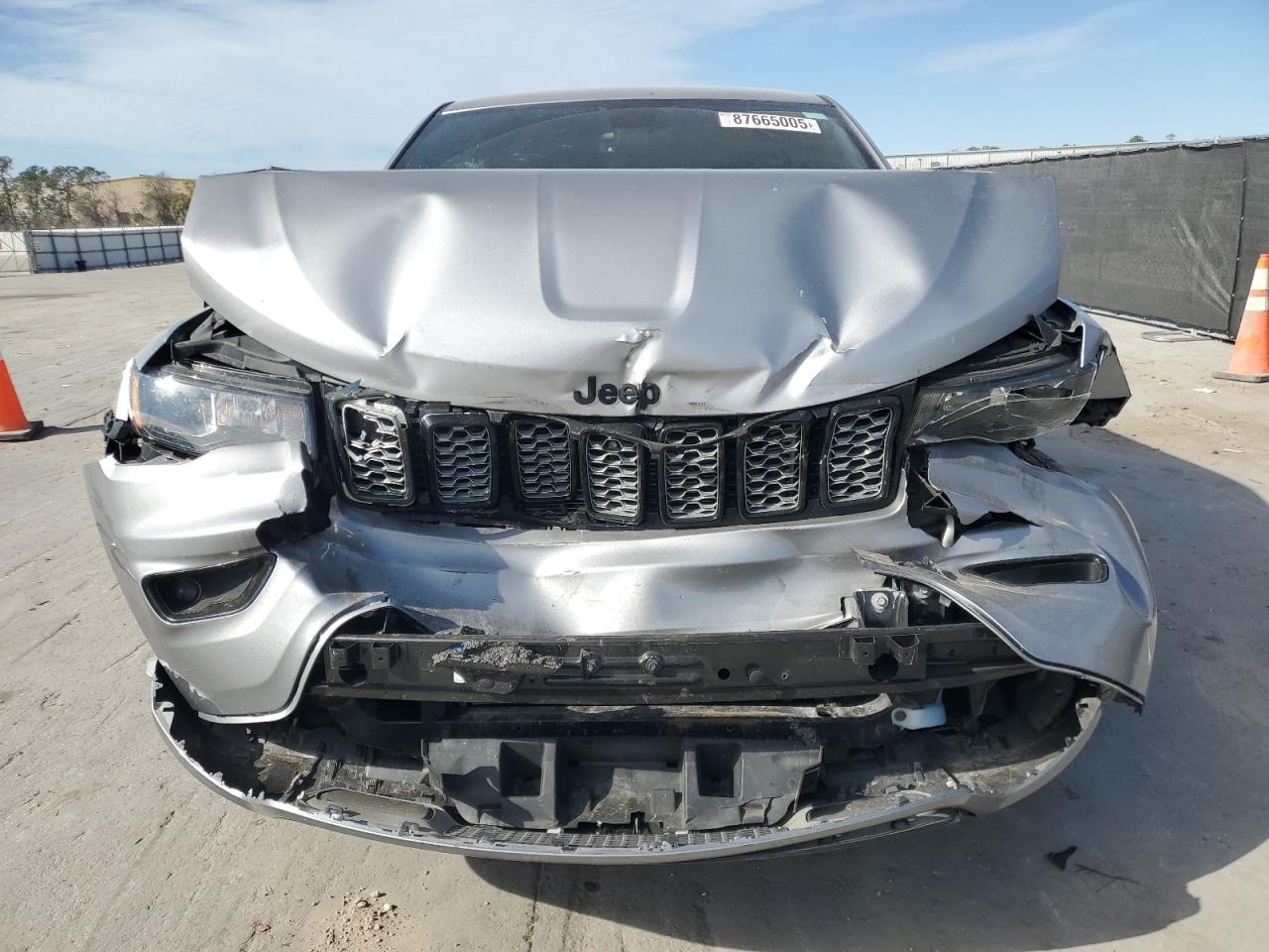 2018 Jeep Grand Cherokee - Image 5