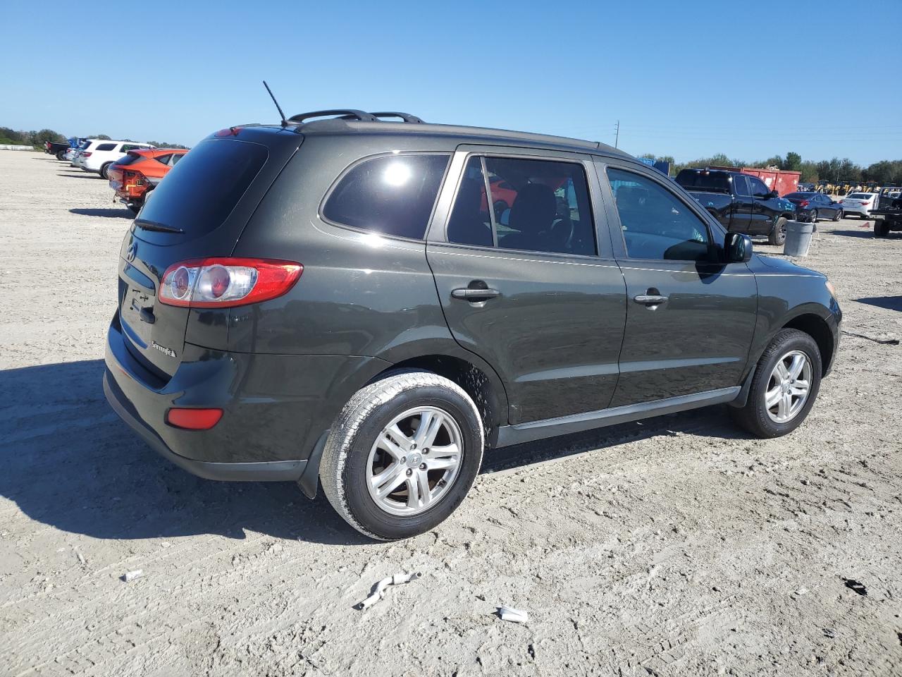 2011 Hyundai Santa Fe - Image 3