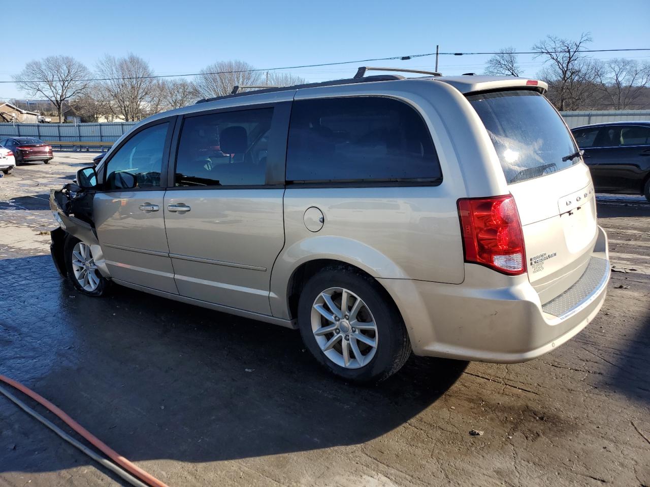 2014 Dodge Caravan - Image 2