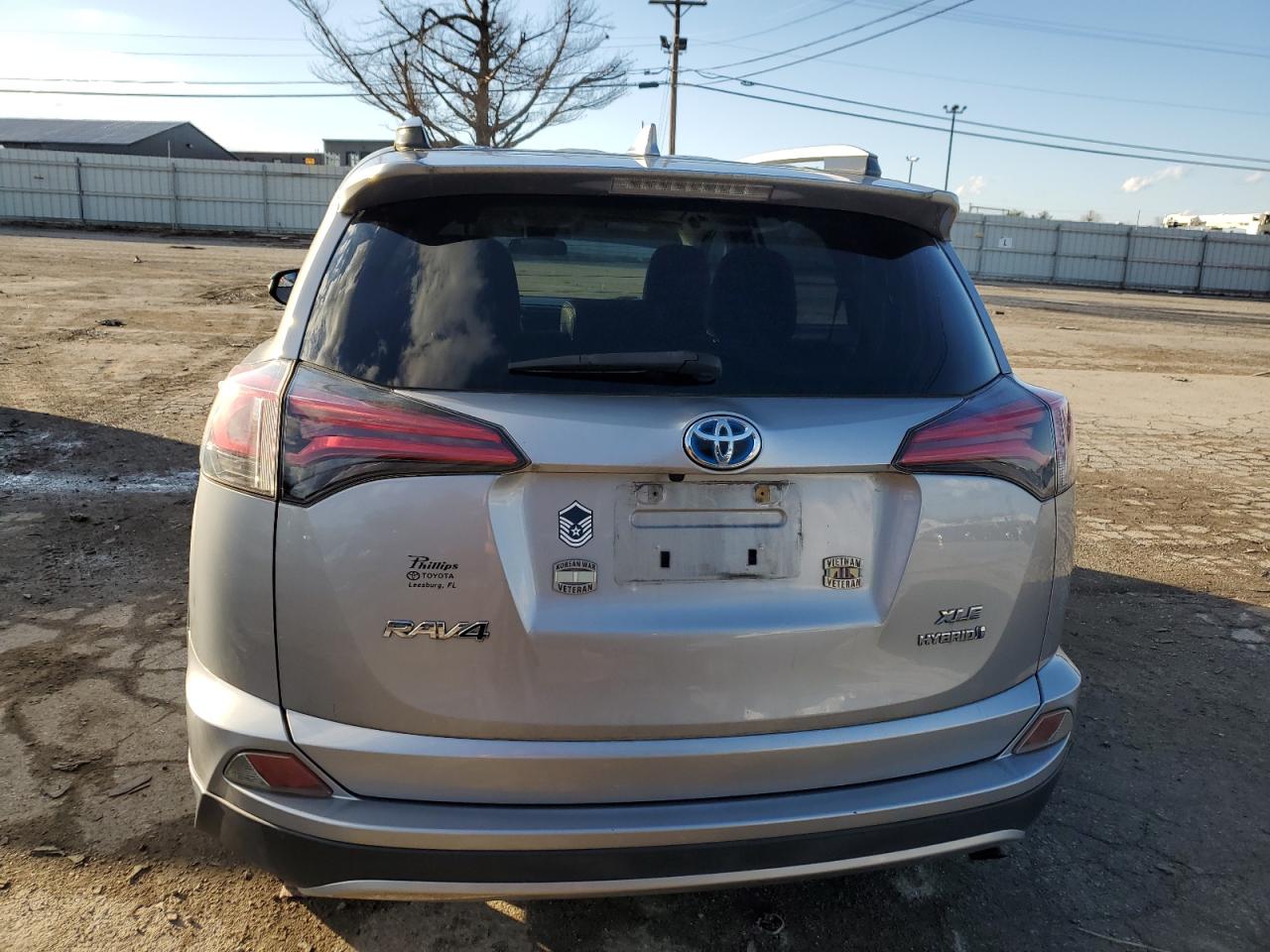 2018 Toyota RAV 4 - Image 6