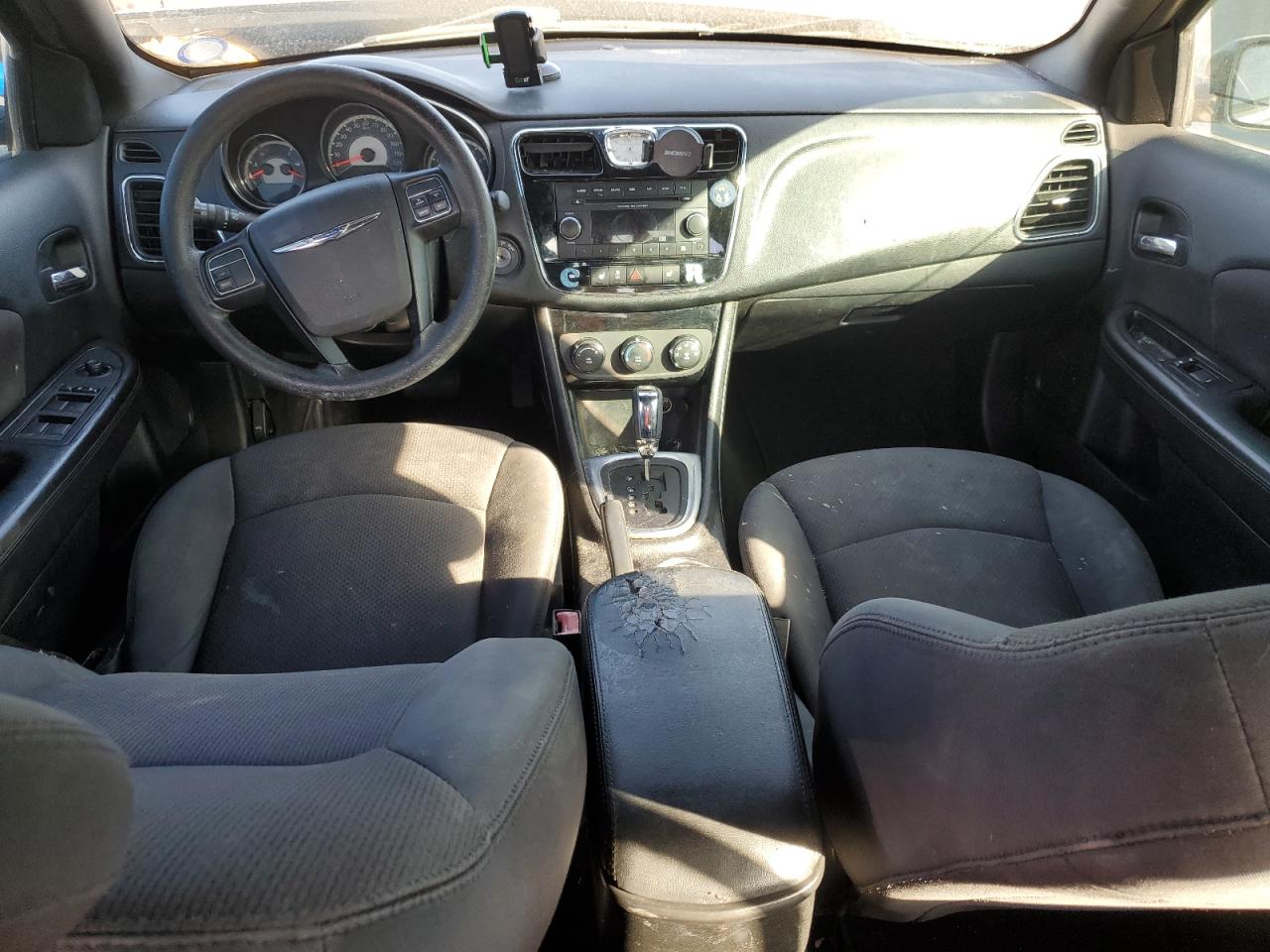 2013 Chrysler 200 - Image 8