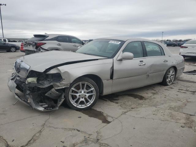 2006 Lincoln Town Car Signature Limited