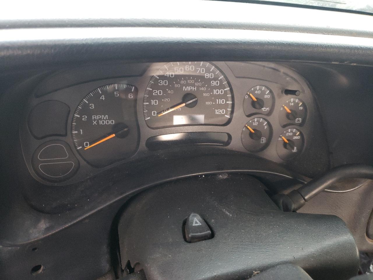 2004 Chevrolet Silverado - Image 9
