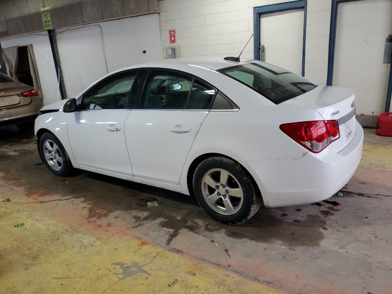 2015 Chevrolet Cruze - Image 2