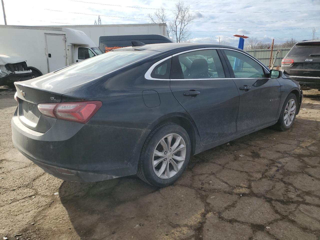 2019 Chevrolet Malibu - Image 3