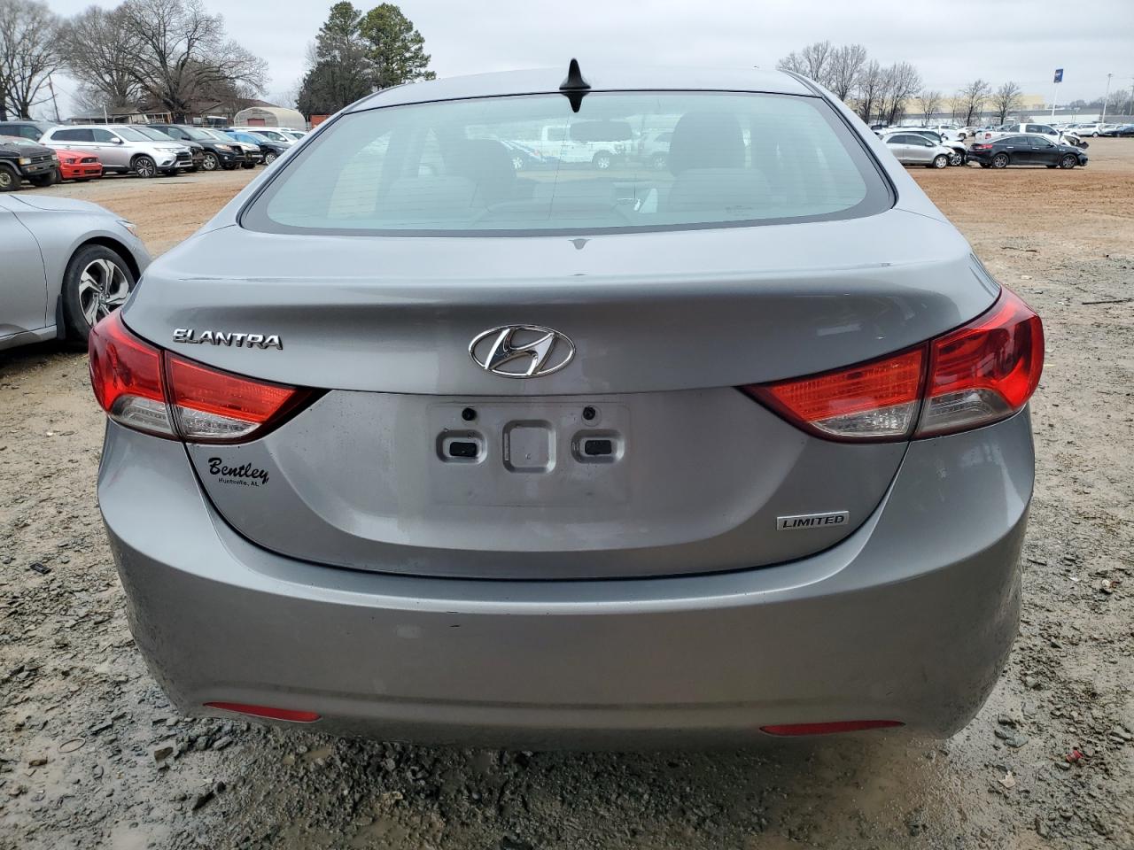 2012 Hyundai Elantra - Image 6