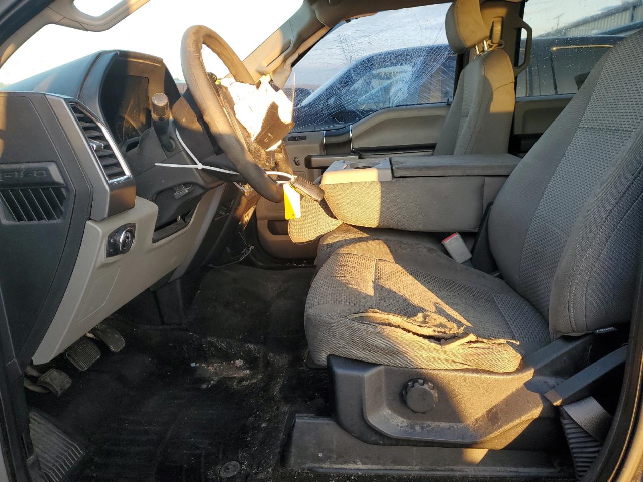 2015 Ford F-150 - Image 7