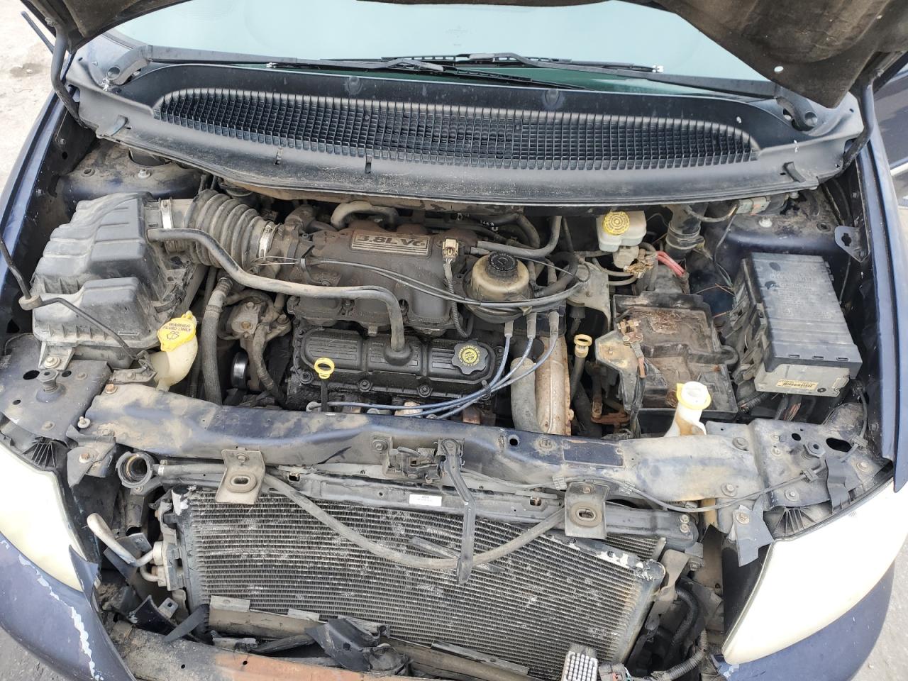 2004 Dodge Caravan - Image 13