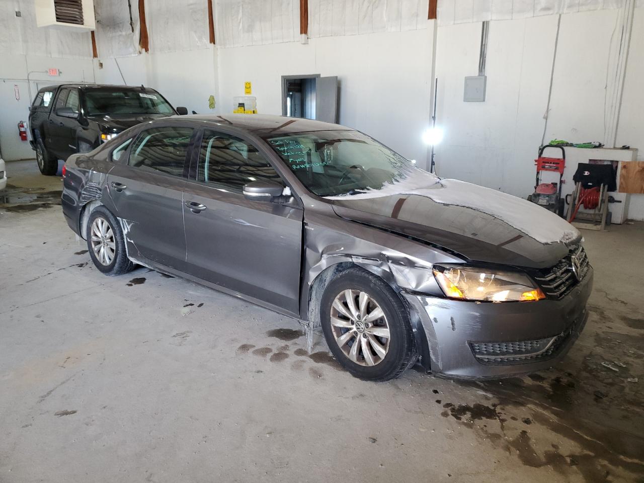 2015 Volkswagen Passat - Image 4