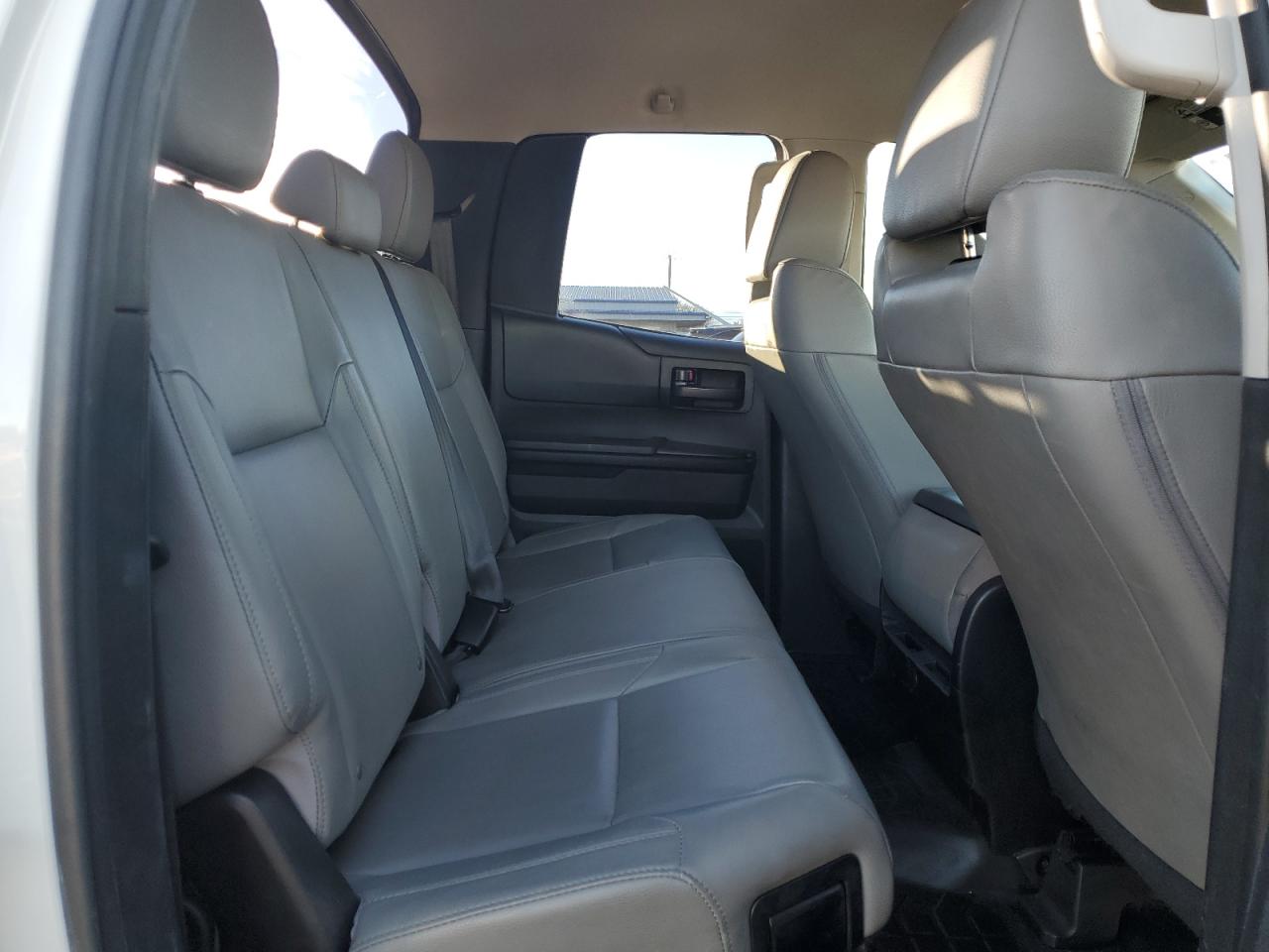 2018 Toyota Tundra - Image 10