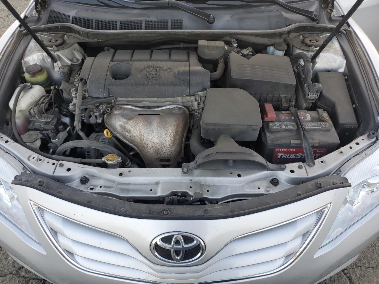 2010 Toyota Camry - Image 11
