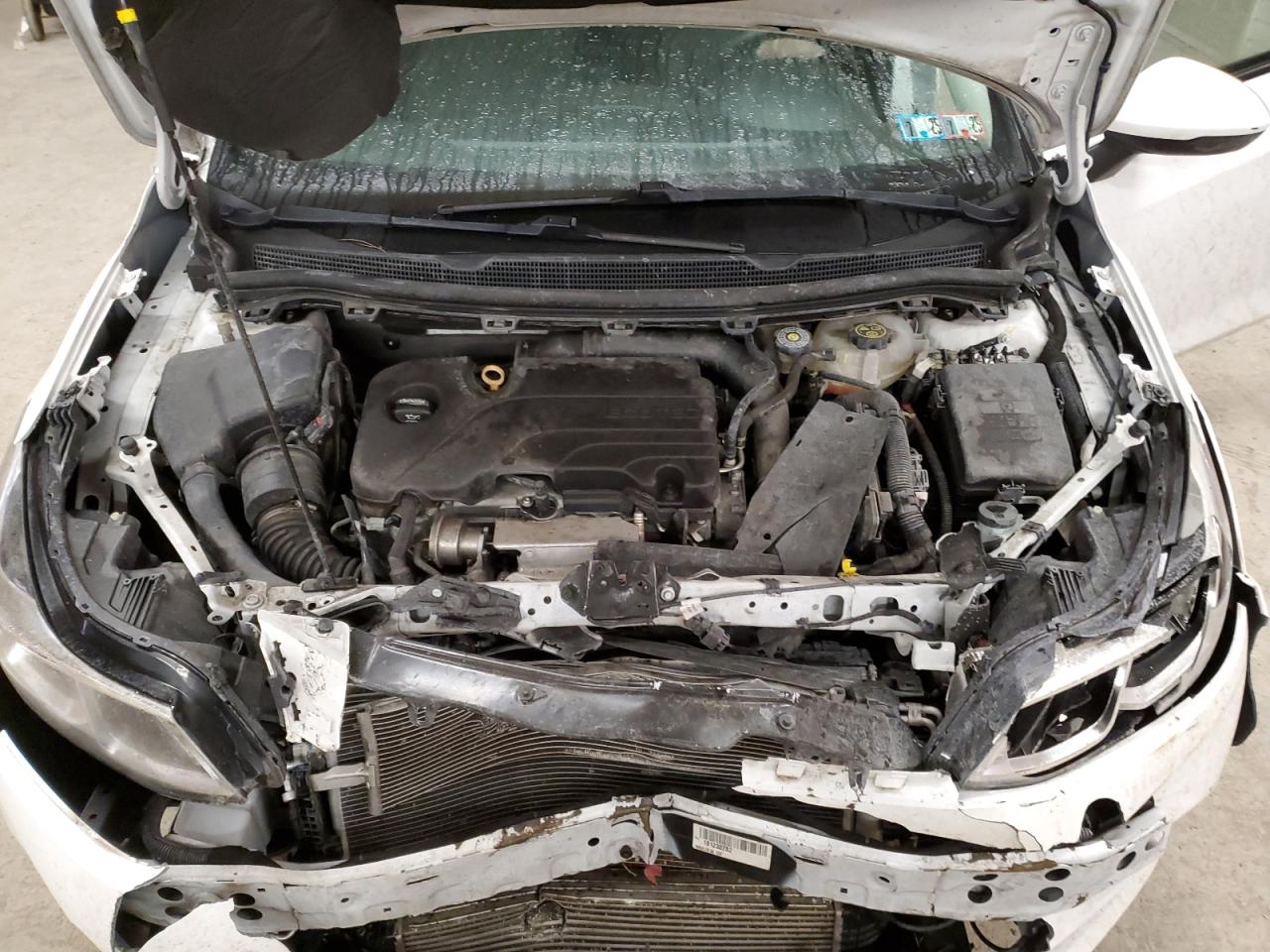2018 Chevrolet Cruze - Image 13