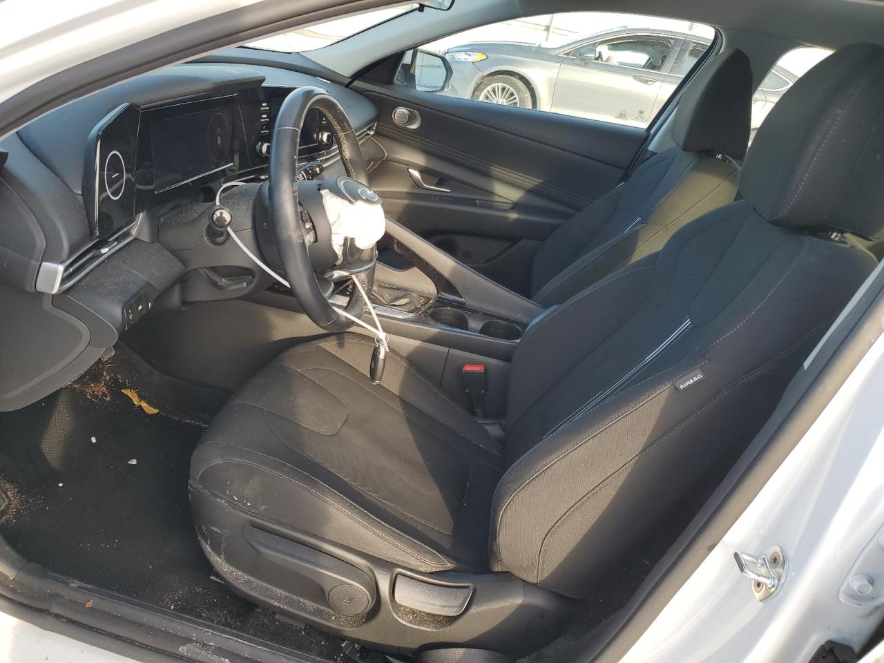 2021 Hyundai Elantra - Image 7