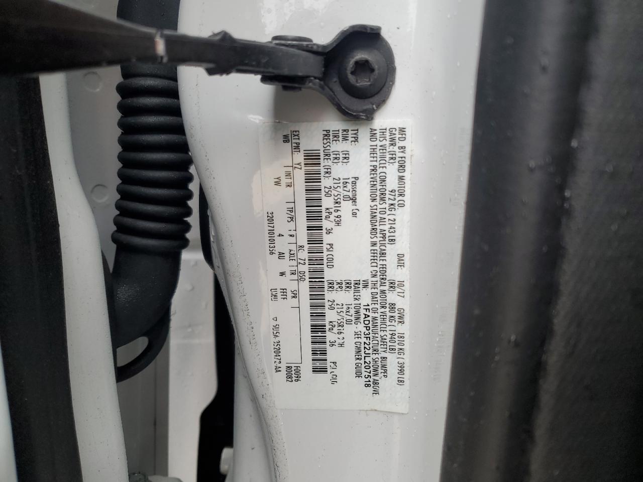 VIN: 1FADP3F22JL207518 2018 FORD FOCUS