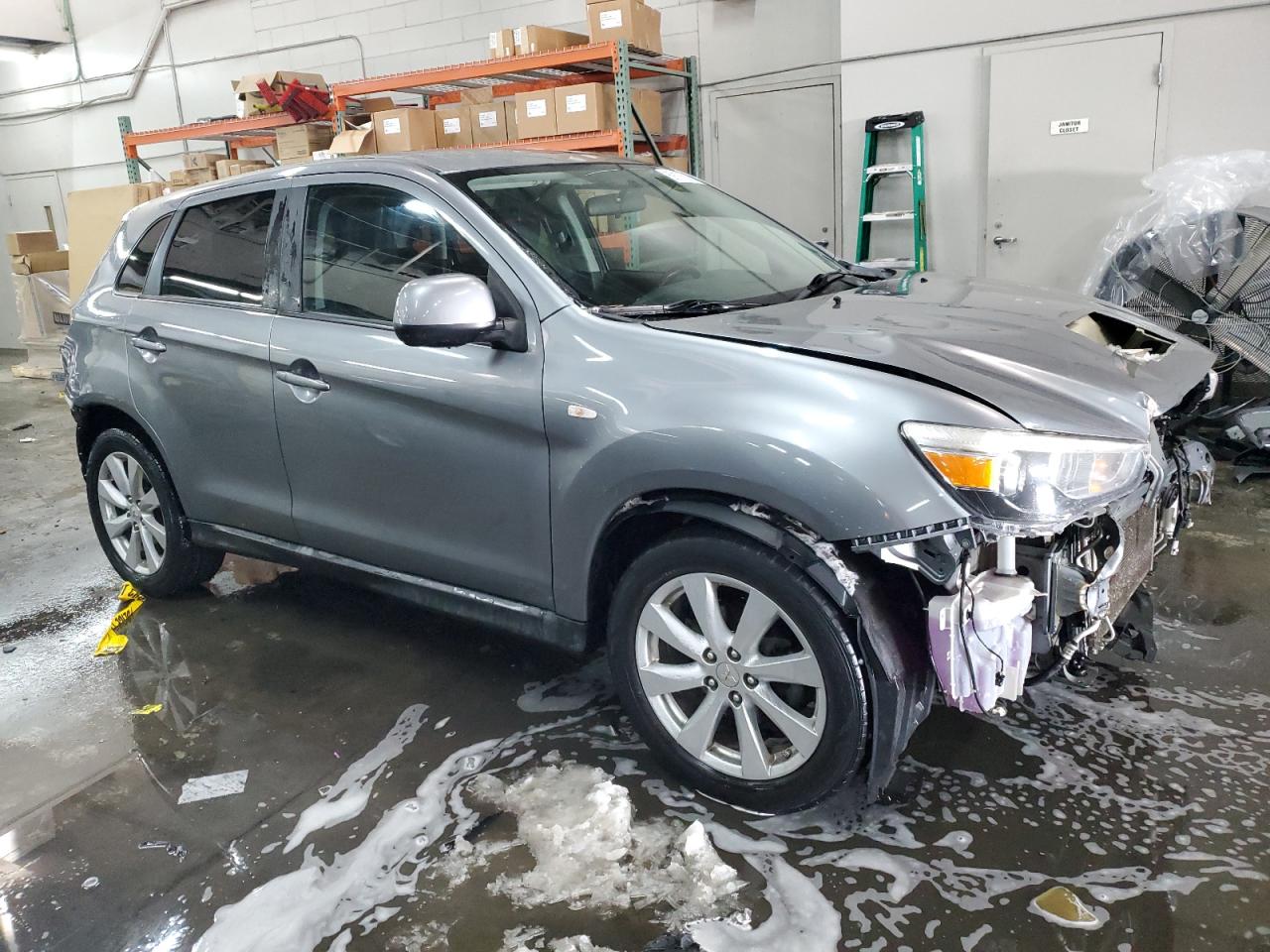 2014 Mitsubishi Outlander - Image 4