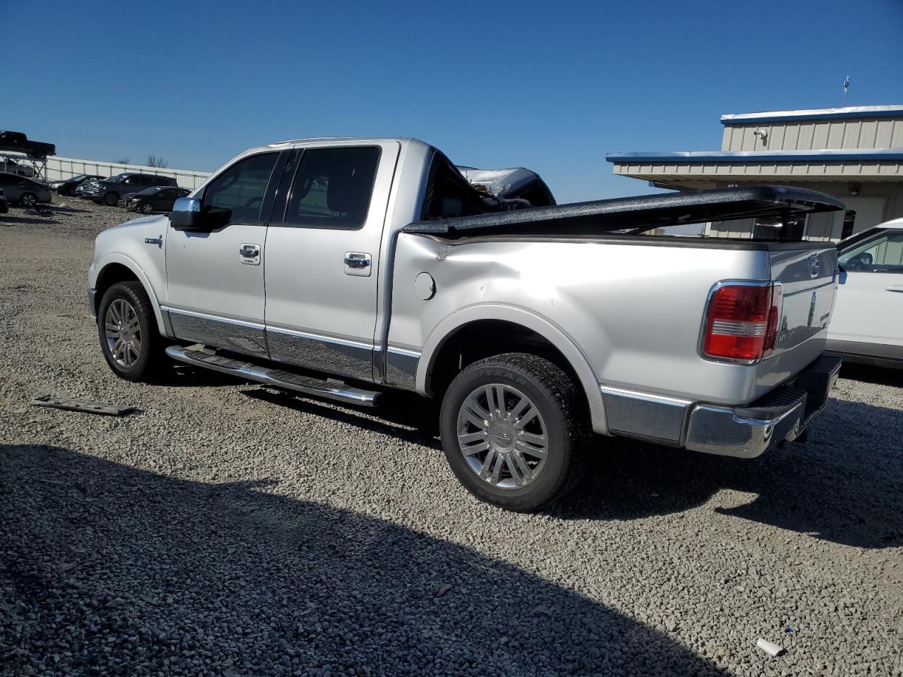 2007 Lincoln Mark LT - Image 2