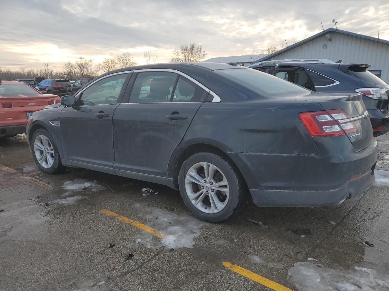 2014 Ford Taurus - Image 2