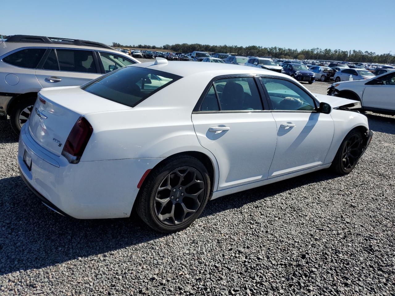 2019 Chrysler 300 - Image 3