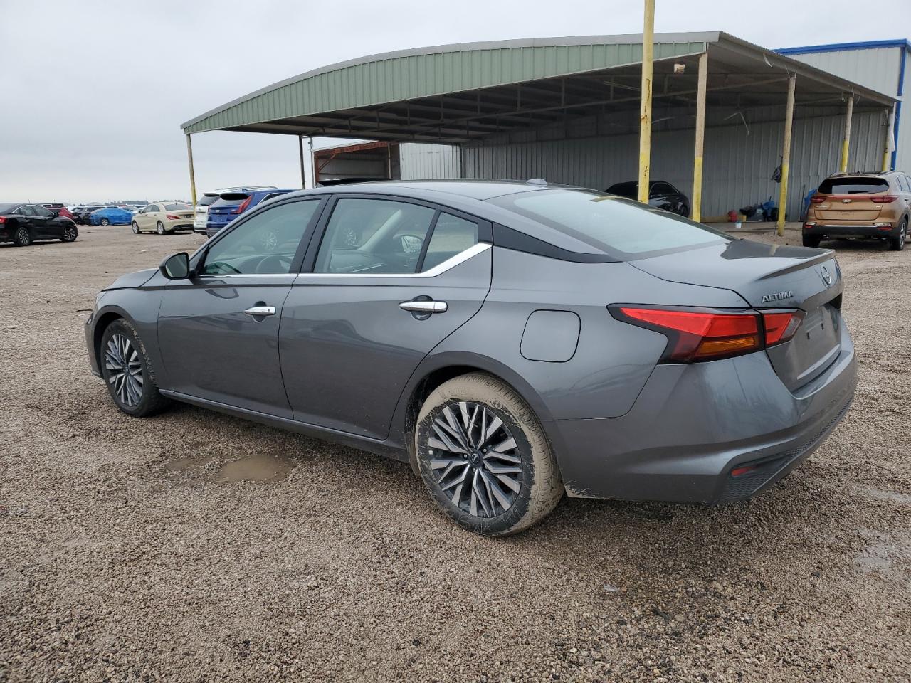 2024 Nissan Altima - Image 2