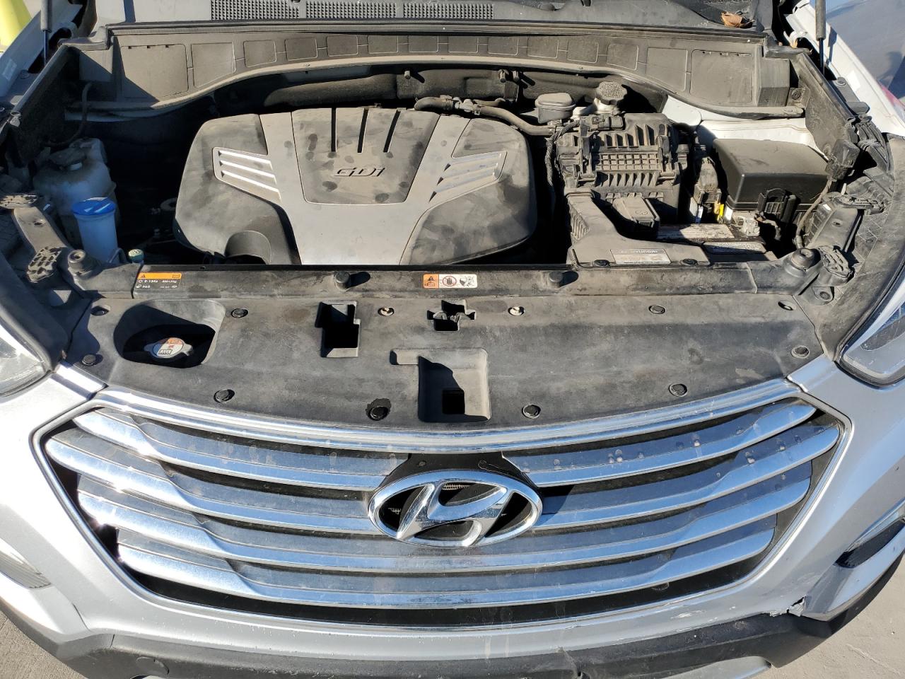 2013 Hyundai Santa Fe - Image 12