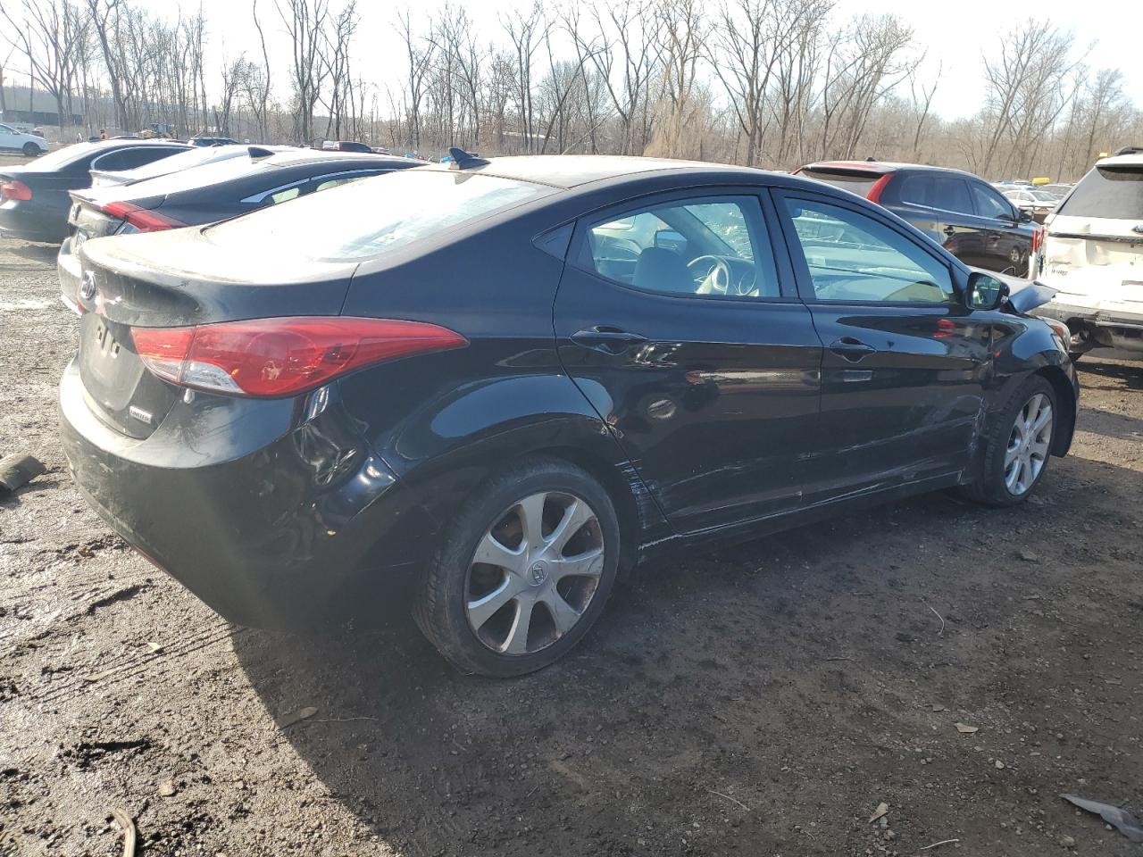 2012 Hyundai Elantra - Image 3