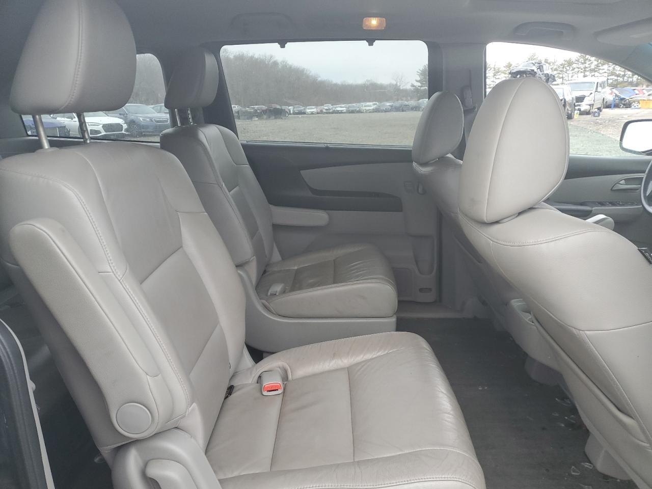 2012 Honda Odyssey - Image 11