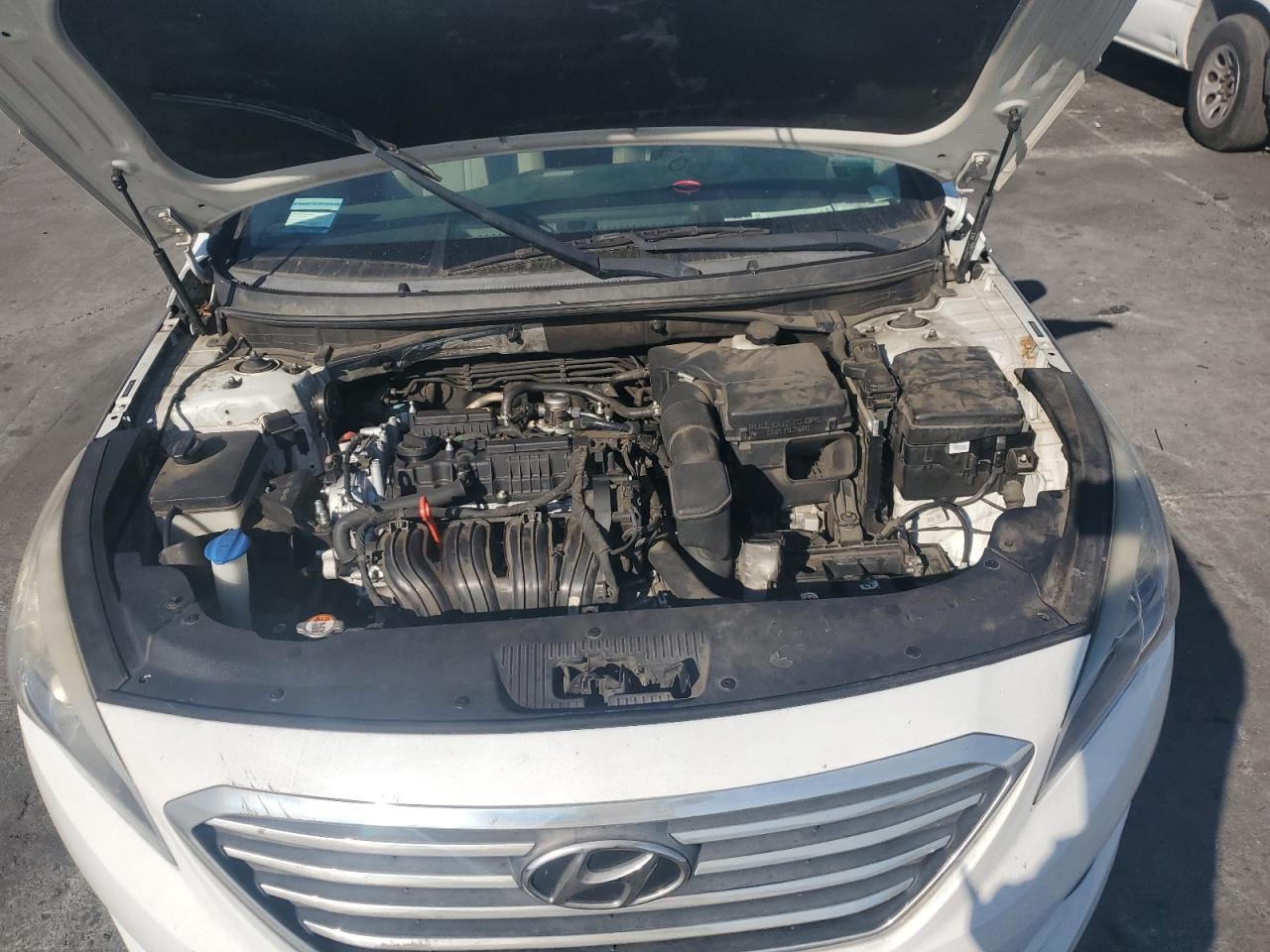 2016 Hyundai Sonata - Image 11